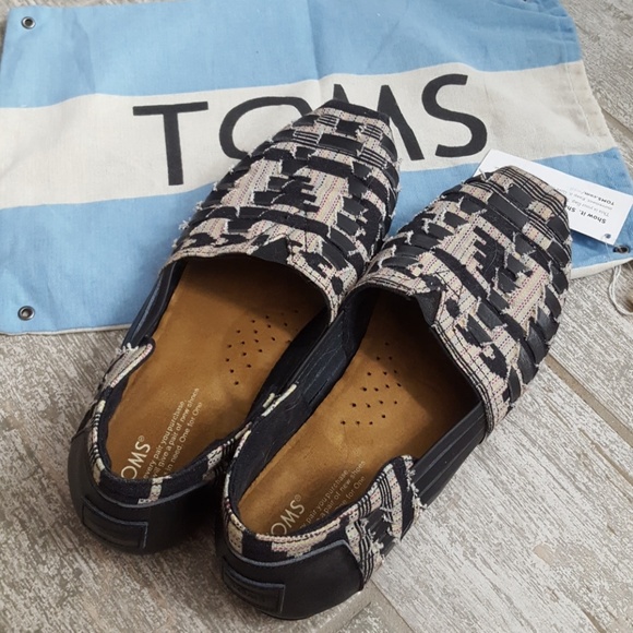 Toms Shoes - Unique TOMS
